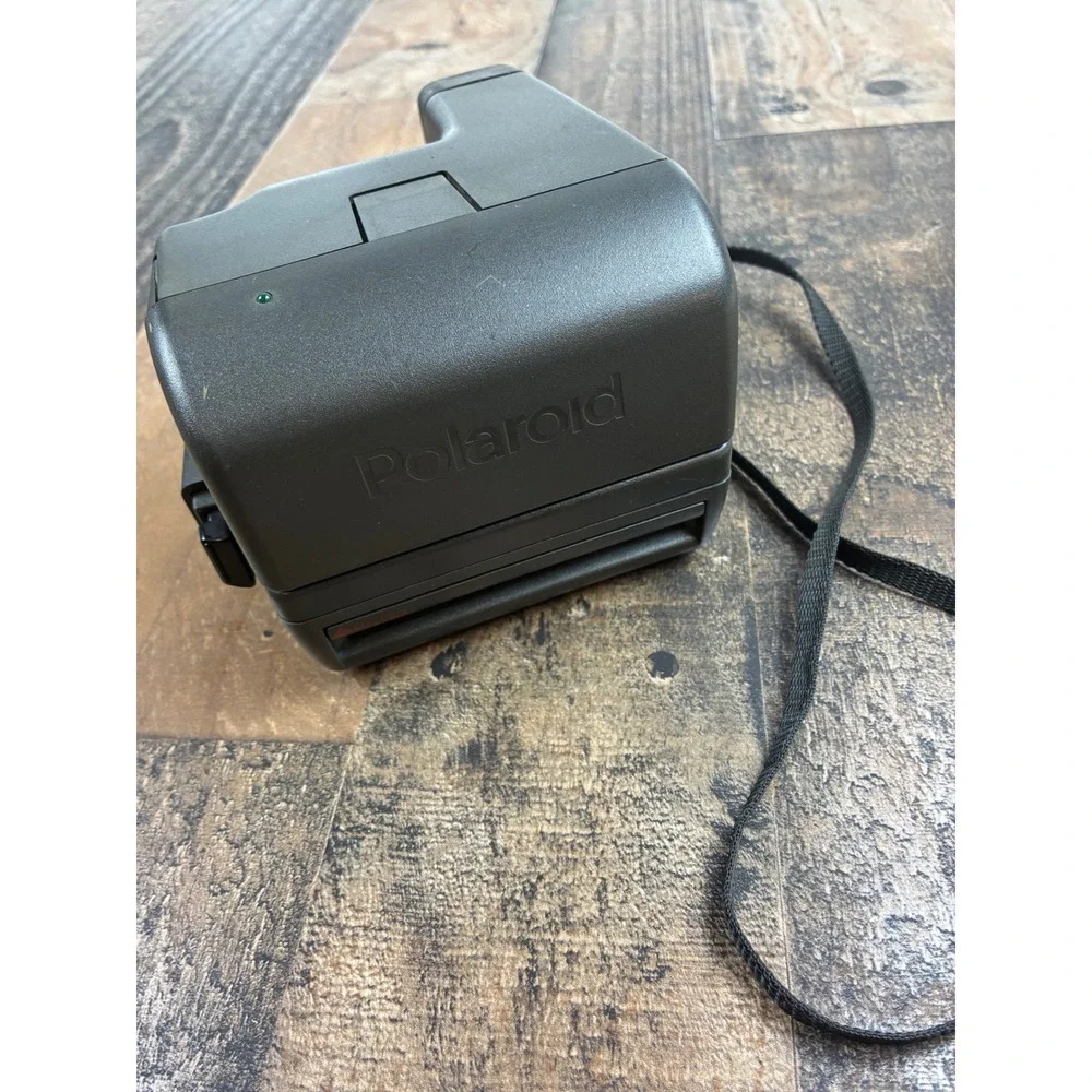 Polaroid OneStep 600 Instant Film Camera Vintage Black with Flash and Strap
